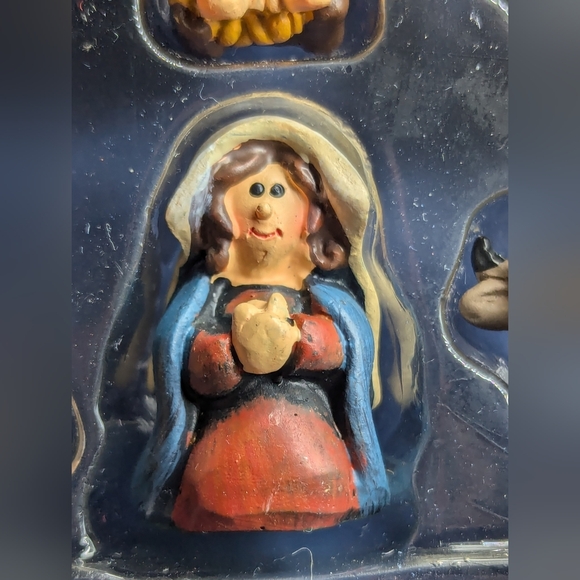 Vtg Christmas Nativity Set Scene 5 Piece Resin Figurines w/ Felt Applique Box - Picture 9 of 10